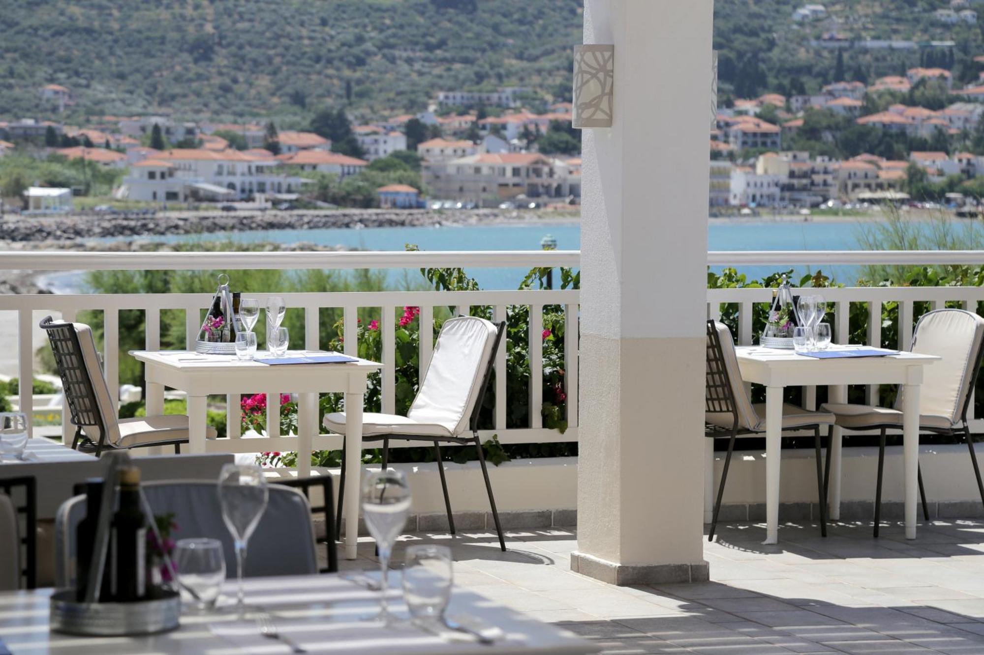 Skopelos Village Hotel ภายนอก รูปภาพ