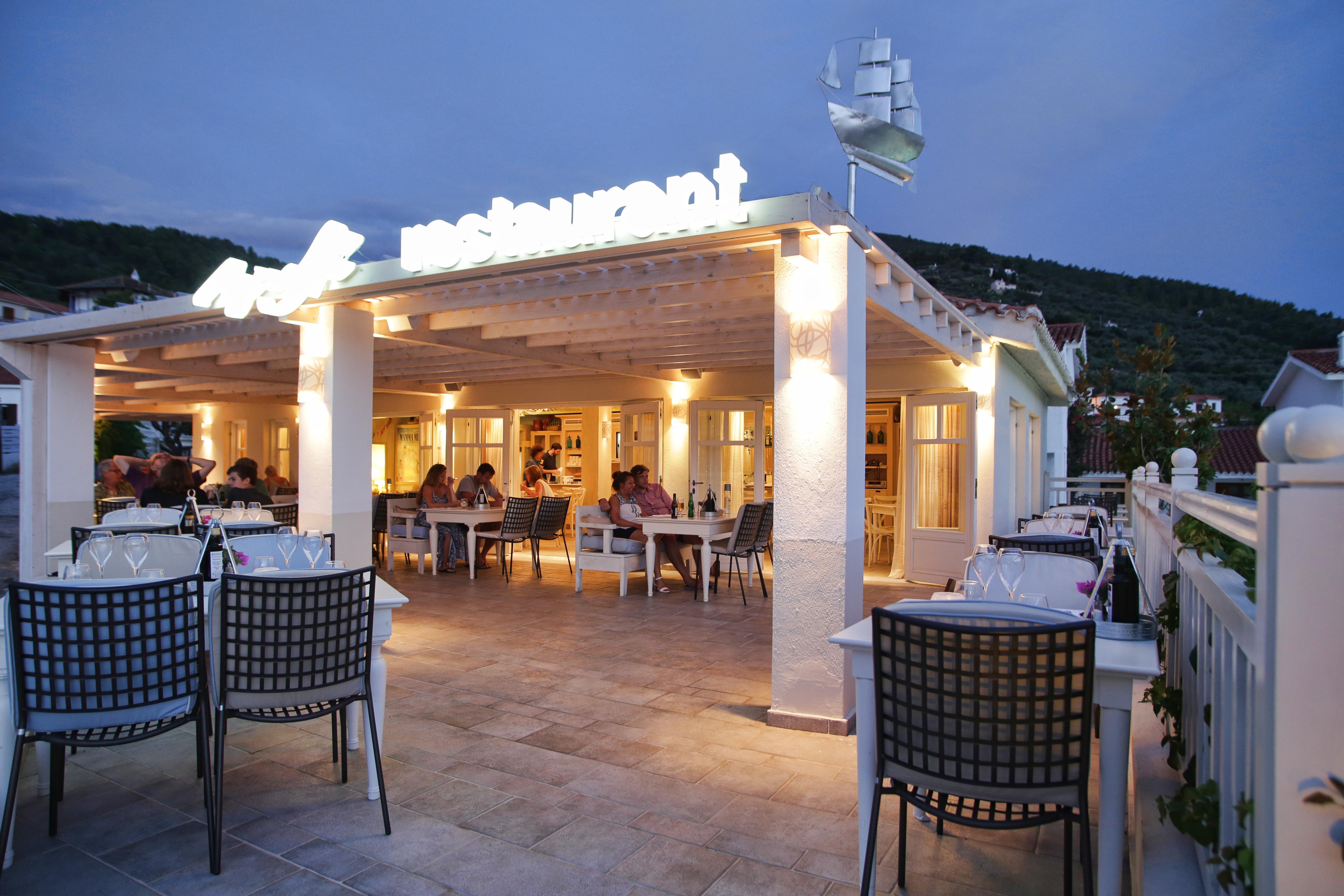 Skopelos Village Hotel ภายนอก รูปภาพ