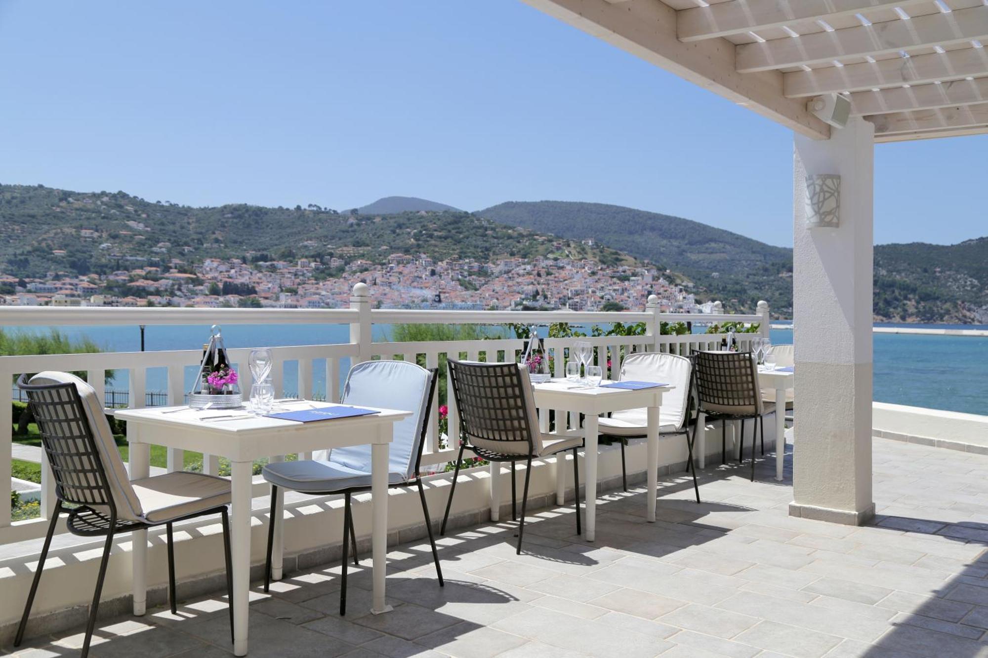 Skopelos Village Hotel ภายนอก รูปภาพ